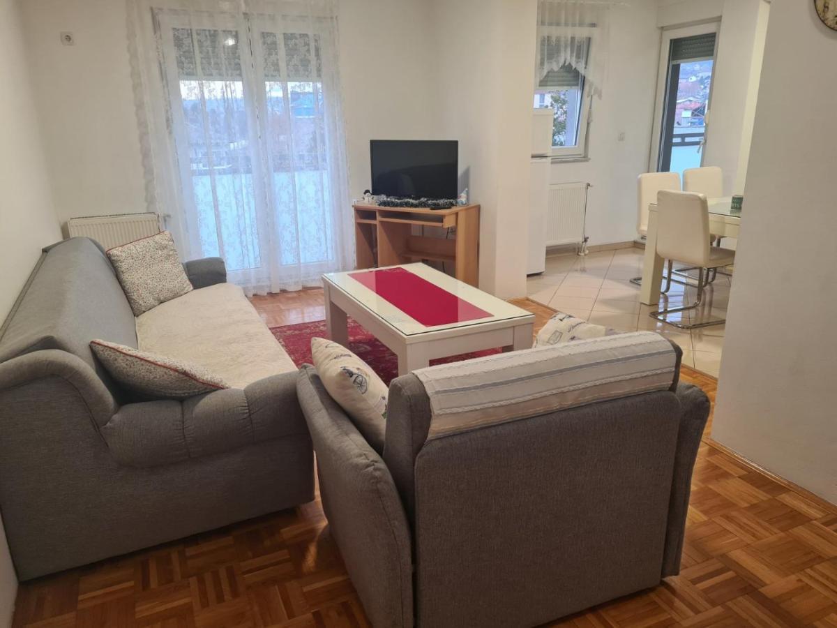 Apartman Bella Apartment Добой Екстериор снимка